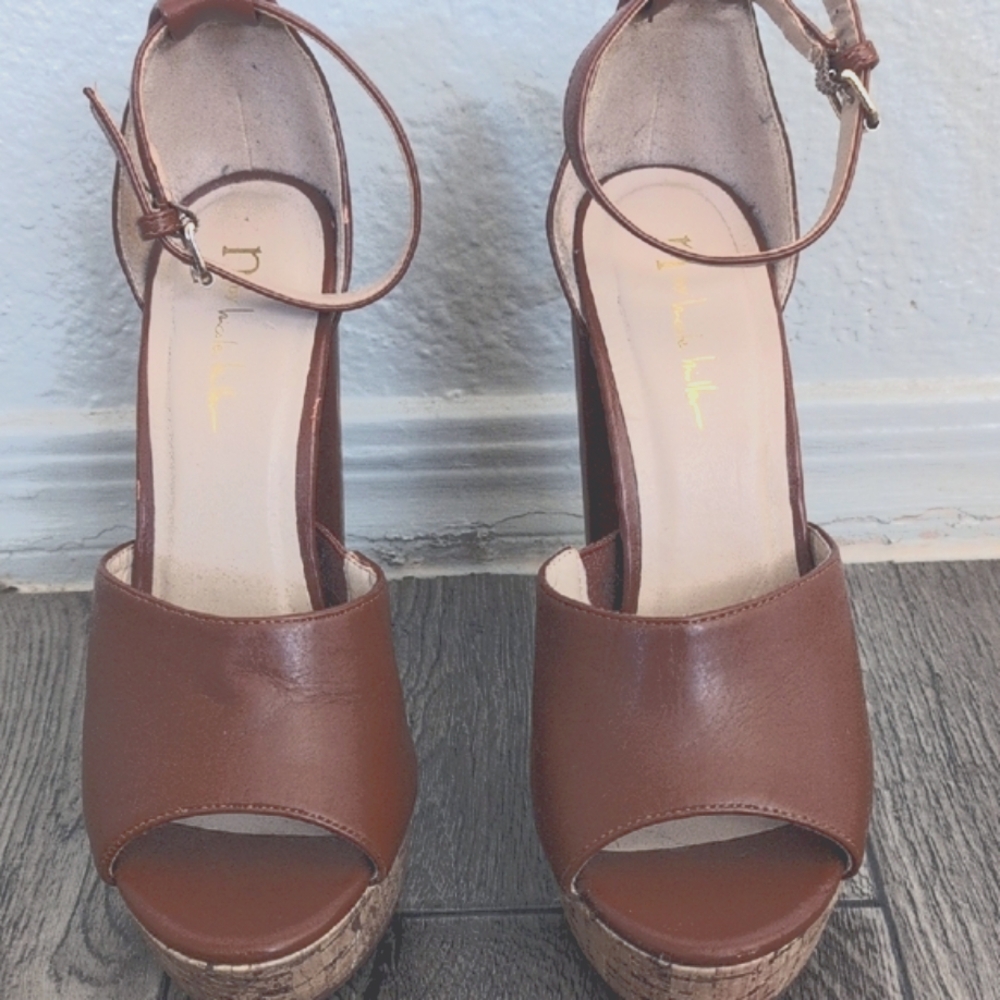 Nicole Miller Brown Platform Sandals with Classic Design